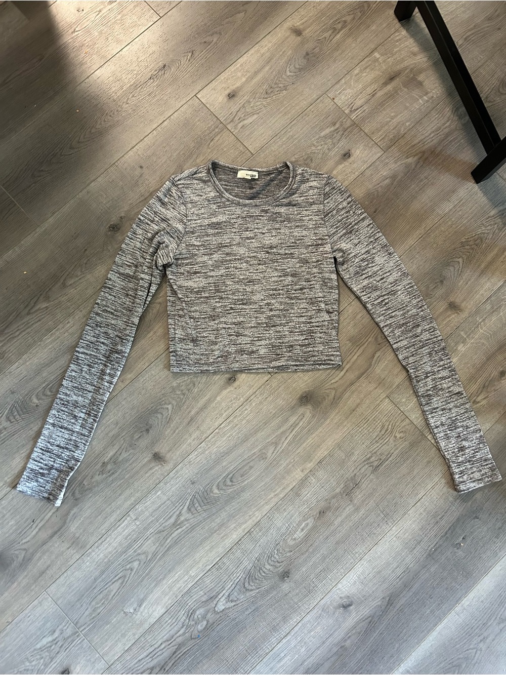Wilfred Free Heather Gray Cropped Long Sleeve Top